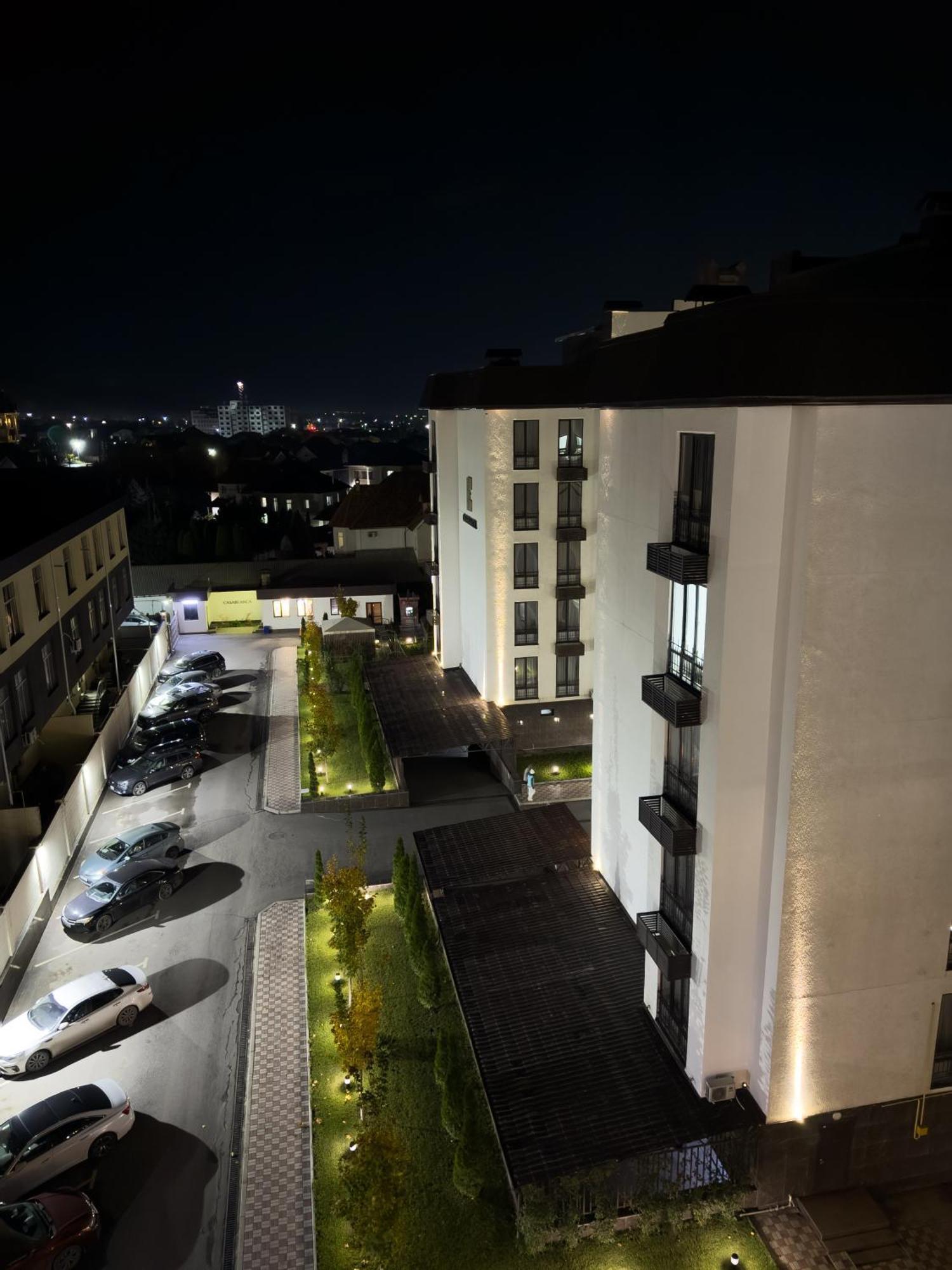 Casablanca Apart Hotel Bishkek Ngoại thất bức ảnh